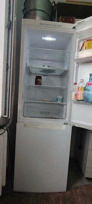 Продам холодильник