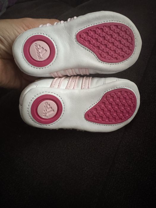 Бебешки буйки нови Adidas