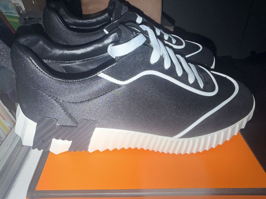 Кроссовки женские