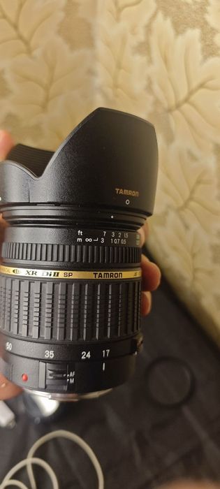 Обьективы для фотоаппаратов canon Nikon sony