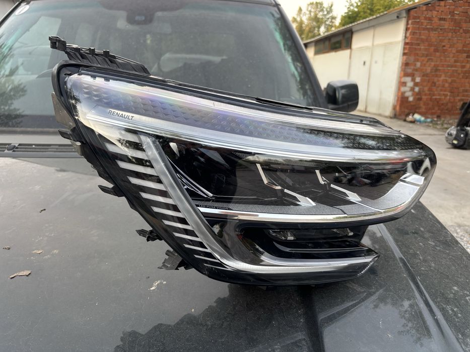Фар Renault Megane 4