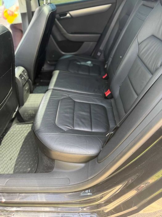 VOLKSWAGEN PASSAT (B7) 2.0 TDI BMT (140 CP), nivel de echipare Highline