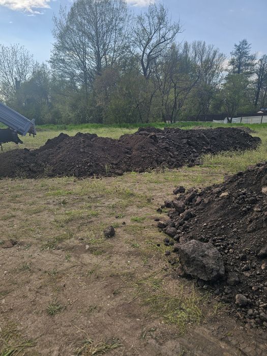 Pământ vegetal si de umplutura