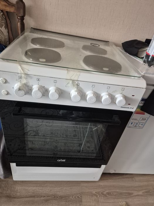 Продам электро плиту