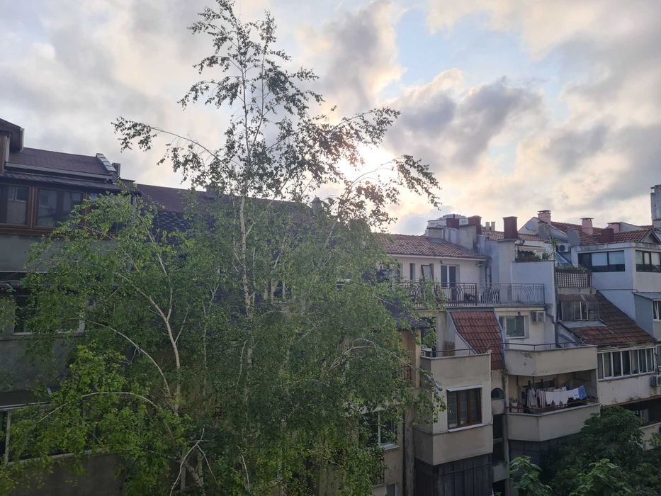 ”Дейзи” просторен ап. до Морската градина