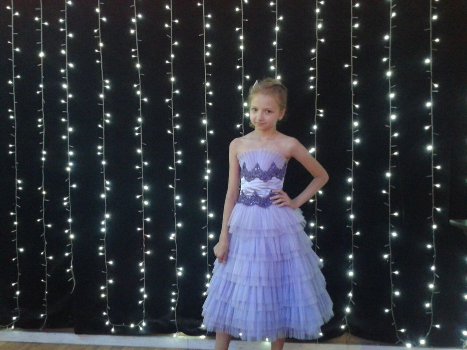 Продам нарядные платья