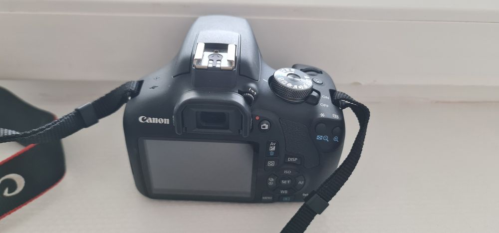 Aparat Foto Canon EOS2000