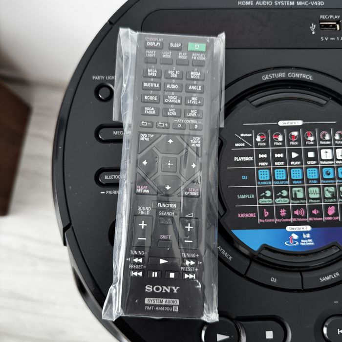 Sony MHC-V43D – 720W | Bluetooth | Karaoke | DVD | Telecomandă | Stare foarte bună