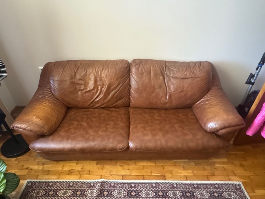 Комплект от два дивана в отлично състояние, леко употребявани