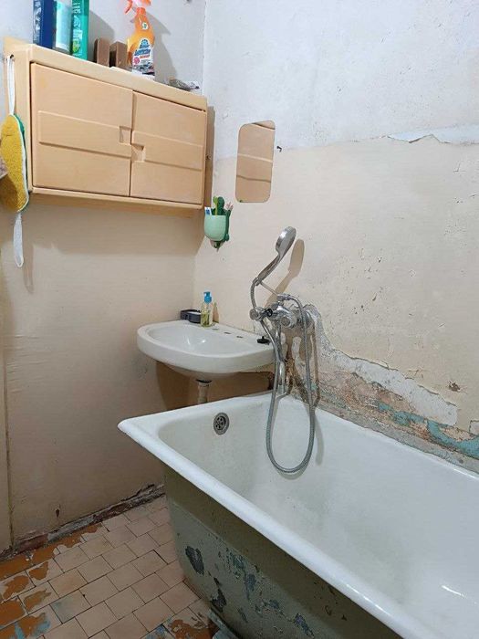 Продаю квартиру.Юнусабад 7 2\4\4  Альфраганус  Ипотека есть