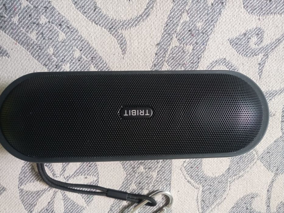 Музыкальная колонка новая со всеми причиндалами