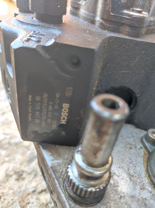 Помпа високо налягане Bosch за Пежо-307,1.6HDI