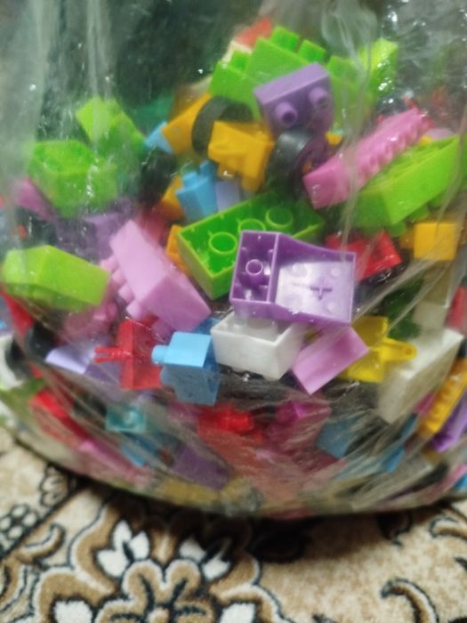 Mayda konstruktor qopchada