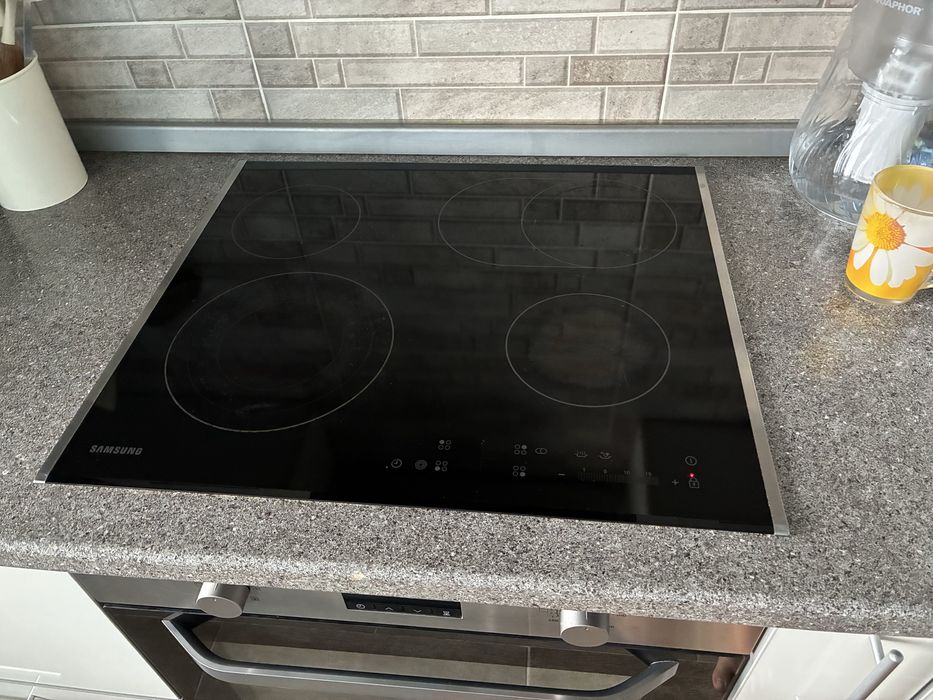 Продам варочную поверхность Samsung