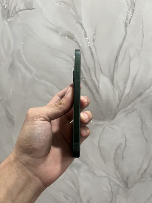 Продам iPhone 13 128gb в идеальном состоянии