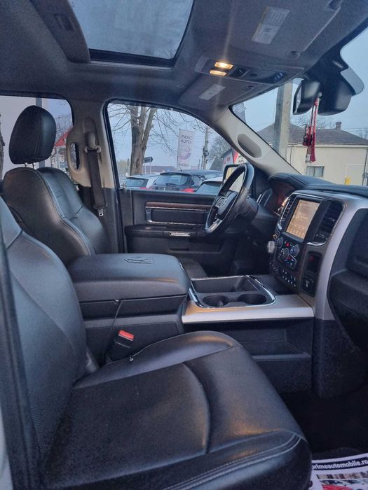 Dodge RAM Laramie 4x4 full/ Autoutilitara precum Hilux, Ranger, Amarok