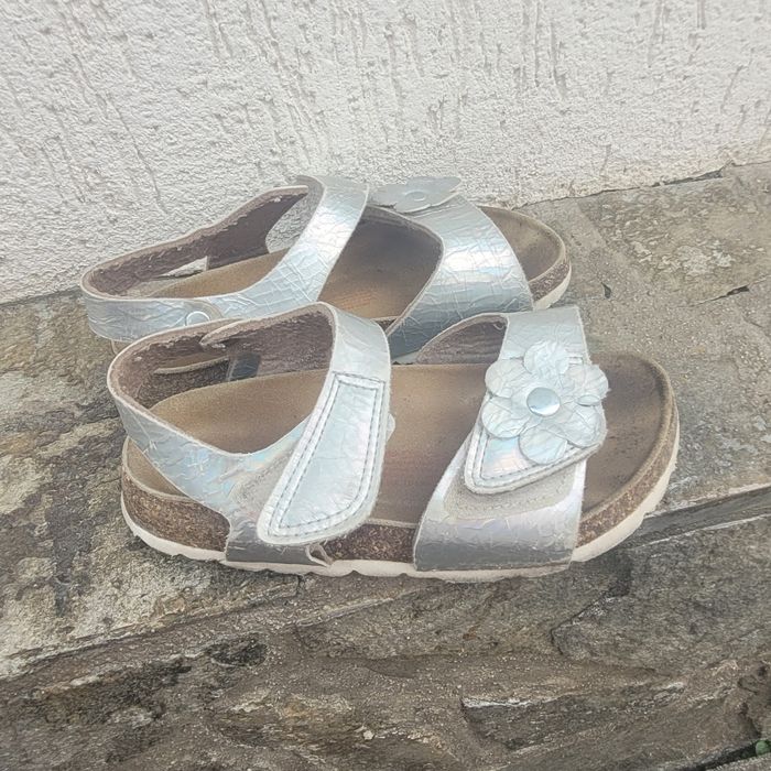 Vând sandale din piele marca Superfit, mărimea 28