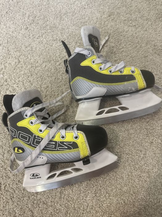 Продам коньки разамер 26-33