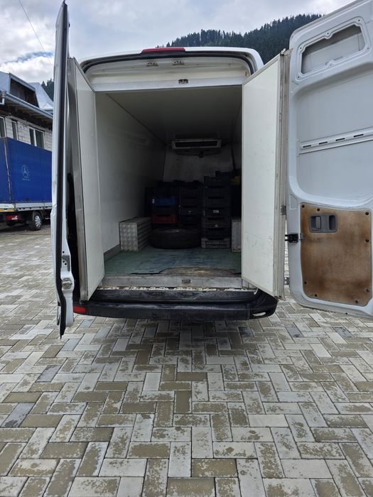 Vând Mercedes sprinter 316 frigorifică