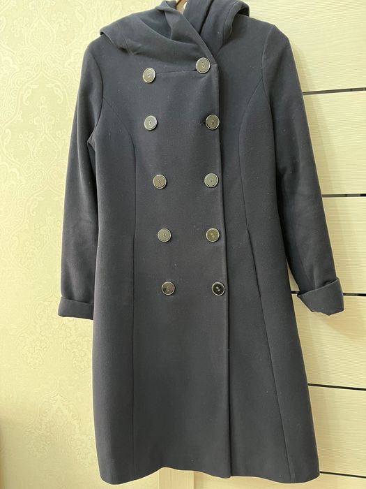 Продается Пальто синее стильное