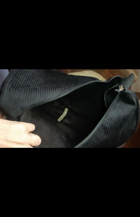 Geanta neagra din catifea raiata in stil boho/sport