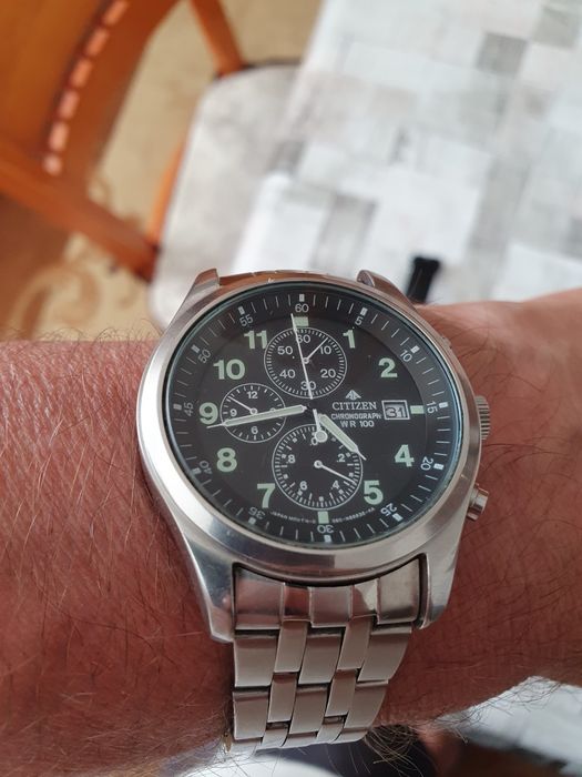 Продавам оригинални часовници работят перфектно