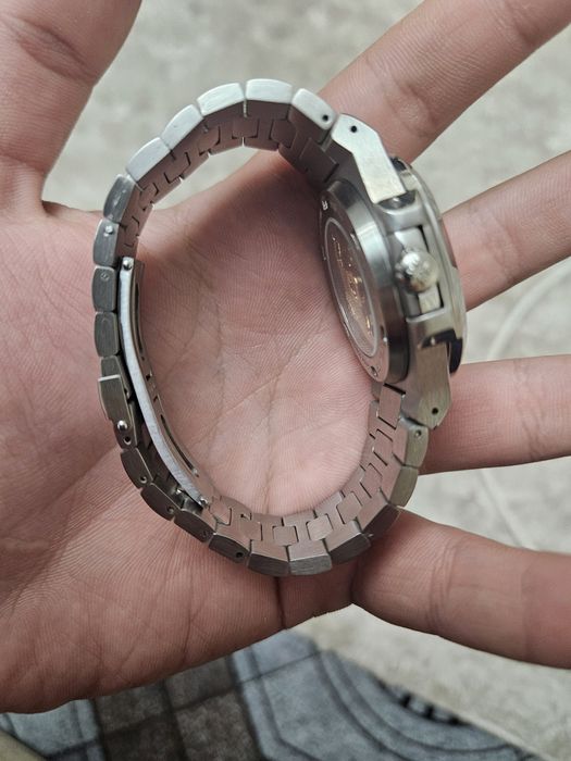 Продавам часовник