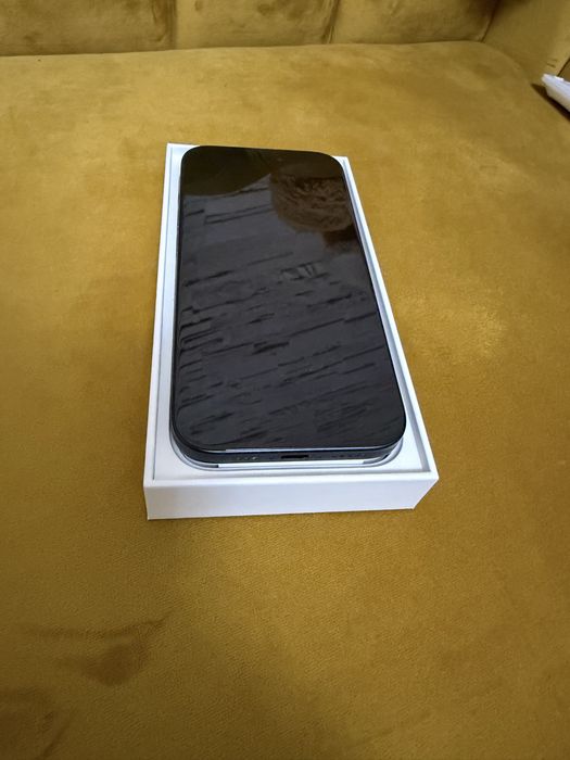 iPhone 15-256 GB