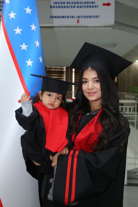 40.000 сум Мантия прокат костюмов для выпусников Mantiya