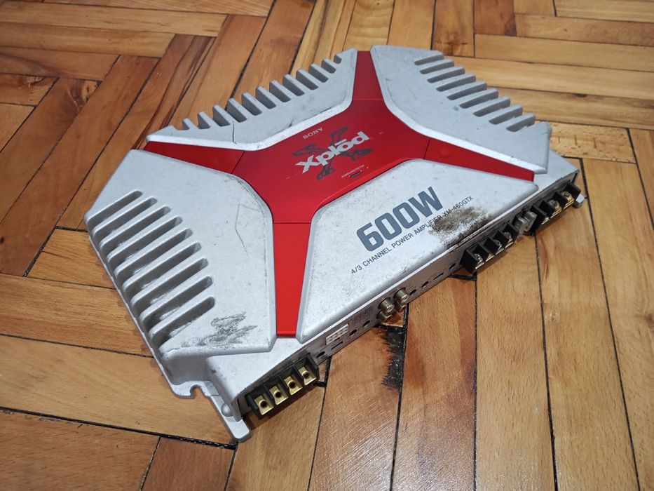 Усилвател Pyle PLM401 и Sony XM-460GTX