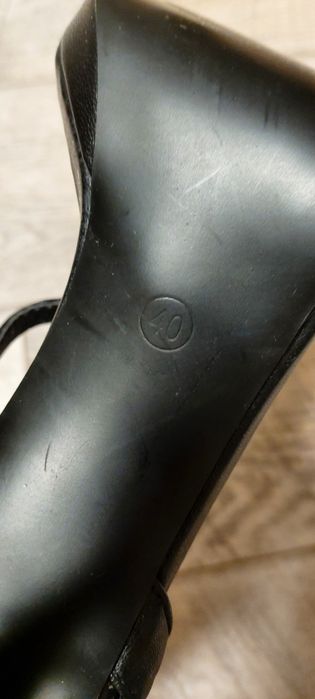 Продам офисные туфли Marko tozzi