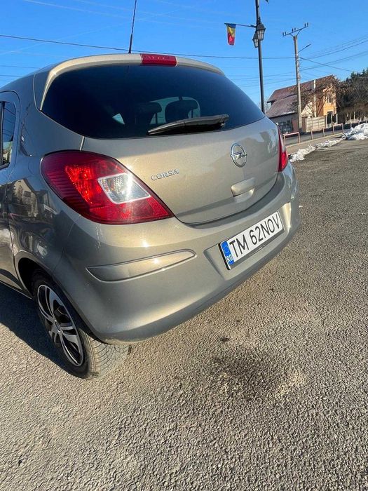 Opel Corsa D Active 2013 – 116.830 km reali, 2 seturi roți vara-iarna