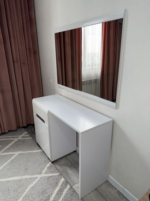 Продам спальный гарнитур