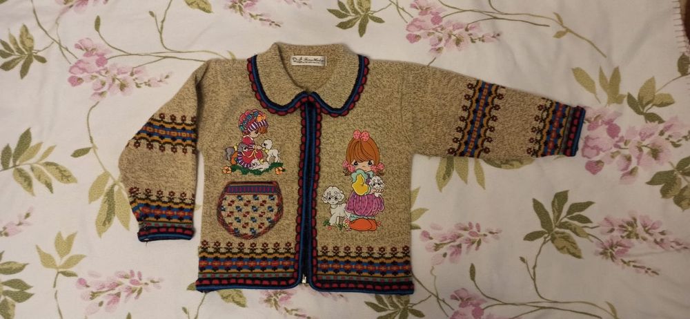 Кофта (Пекин) на 4-5 лет +/-. В идеальном состоянии.