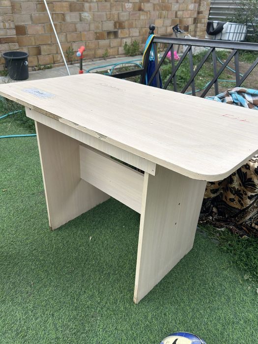 Продам стол деревянный