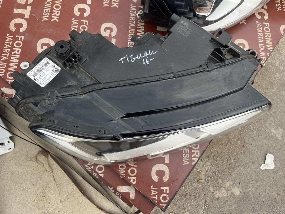 Фар VW Tiguan 2016-