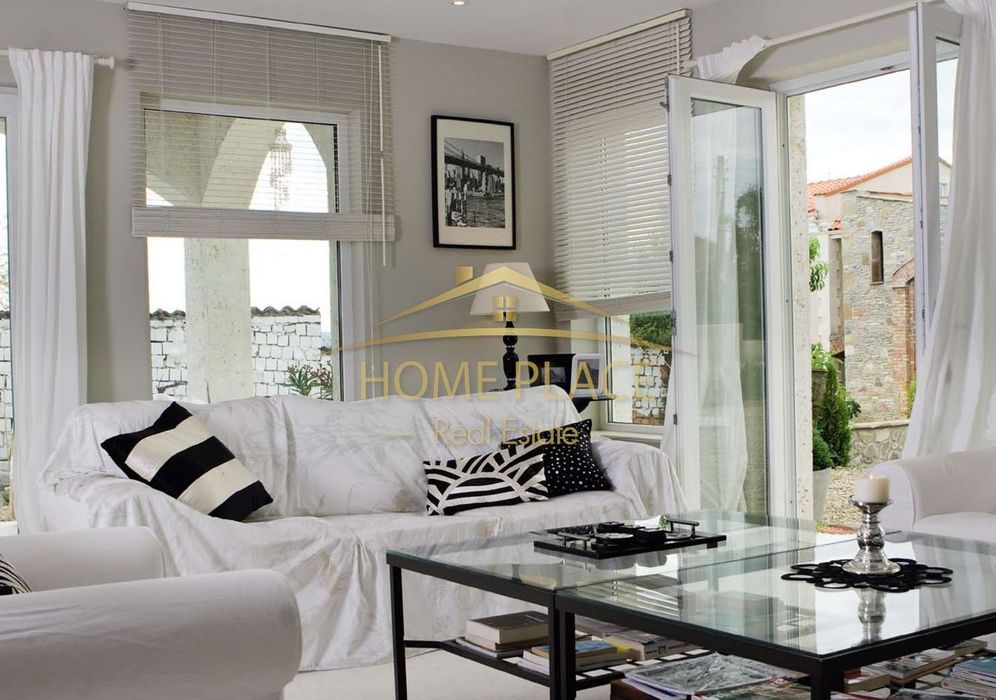 Продава се Къща в Бяла - 240 кв.м за 1813 €/кв.м - Снимка #1