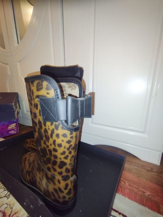 Продам женские сапоги