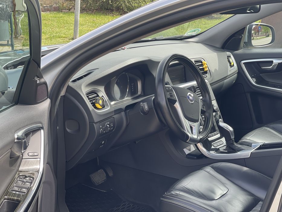 VOLVO V60 2014 — imagine 9
