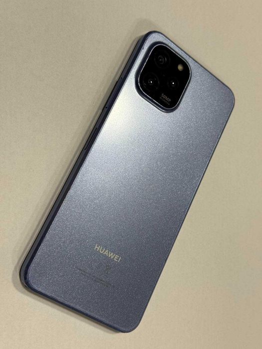 Huawei nova Y61 64GB 4GB RAM Dual / пукнат дисплей