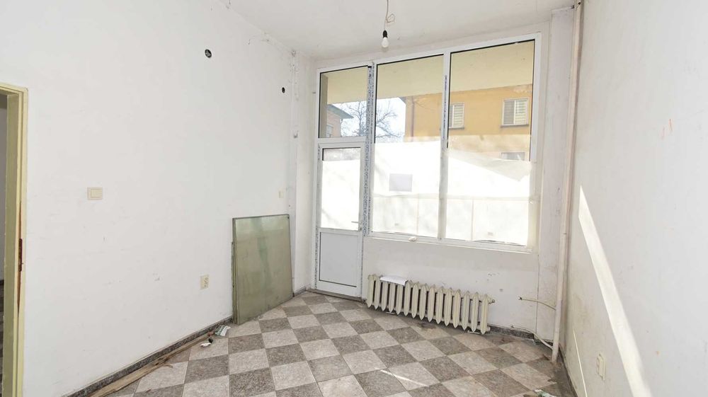 Продава се Магазин в Перник, Изток - 61 кв.м за 1500 €/кв.м - Снимка #1
