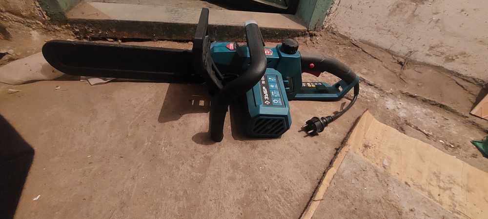 Продам : Электрическая цепная пила ЗУБР ПЦ-2240