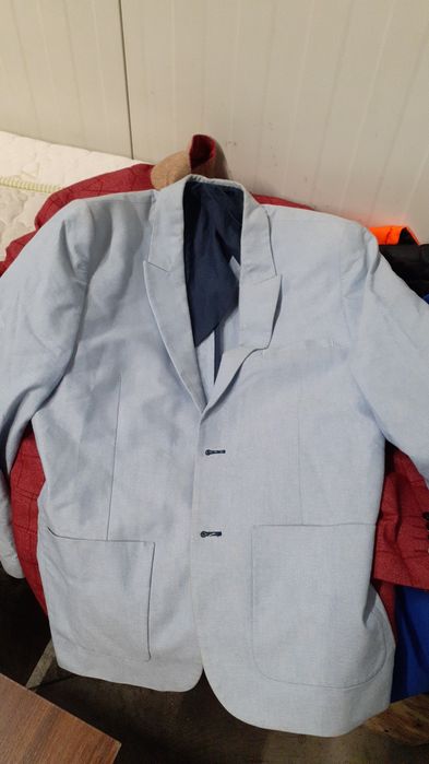 Vând pantaloni       sacou