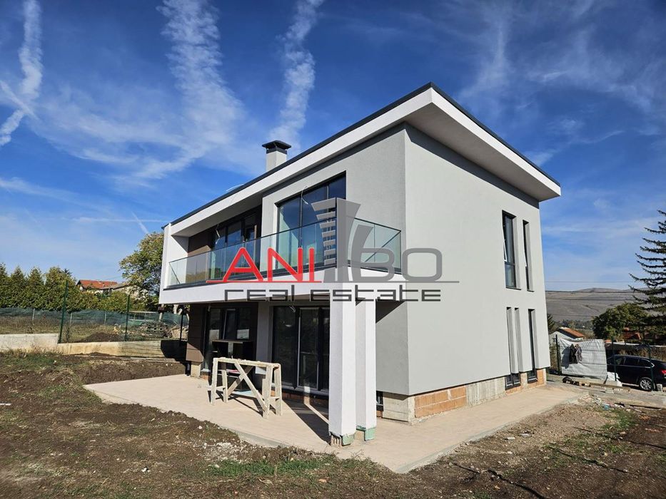 Продава се Къща в с. Опицвет, Област София-област - 220 кв.м за 1319 €/кв.м - Снимка #1