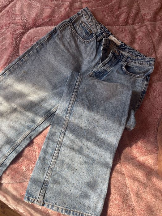 Блестящи сини дънки MANGO