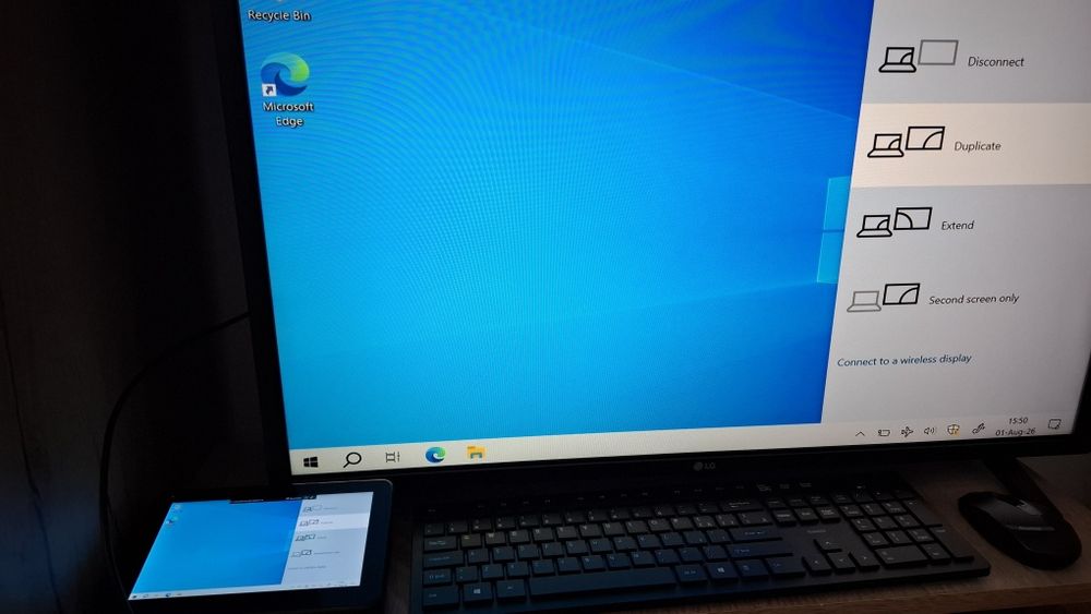ExquizOn minipc cu touchscreen și Win10