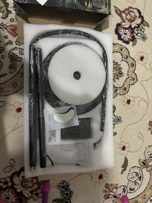 Продам УФ лампу для  наращивания ресниц