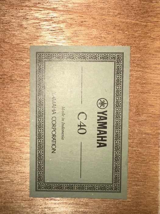 Гитара Yamaha c40, классическая
