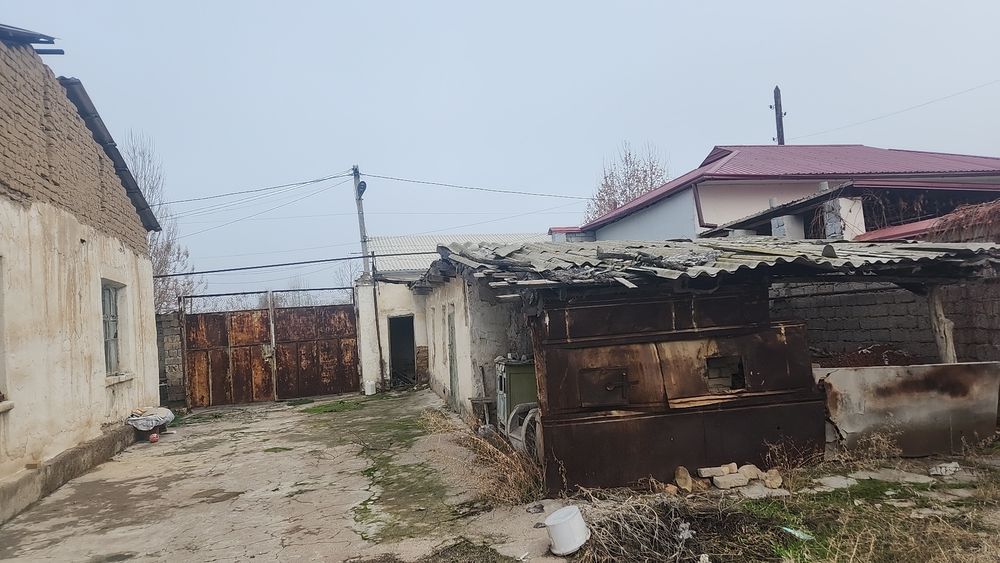 6 sotix uy xoxlasela yarimini yani 3 sotixini sotamiza