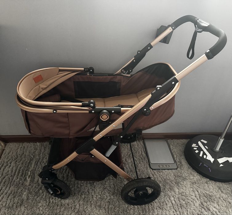 Коляска для младенца